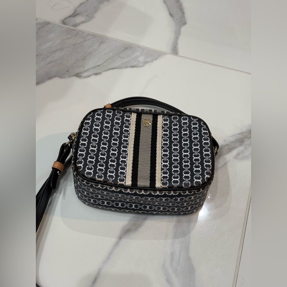 Tory Burch Gemini Link Crossbody Black - Picture 5 of 5